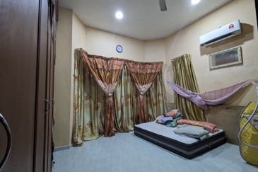 Kampung Padang Midin