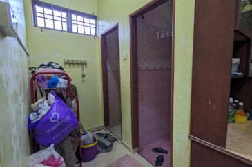 Kampung Padang Midin