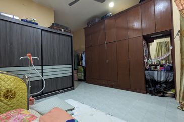 Kampung Padang Midin