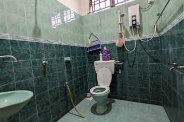 Kampung Padang Midin