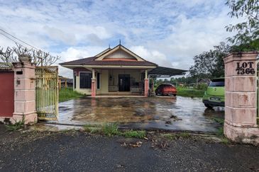 Kampung Padang Midin