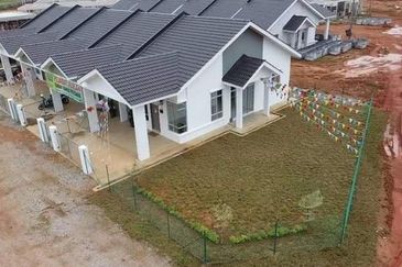 Rumah Teres Satu Tingkat Dalam Pembinaan Fasa 2 Di Kg Alor Limbat Marang Terengganu