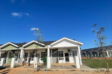 Rumah Teres Satu Tingkat Dalam Pembinaan Fasa 2 Di Kg Alor Limbat Marang Terengganu