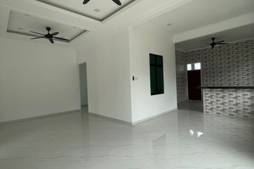 Rumah Banglo Satu Tingkat Di Kg Jak, Hulu Terengganu.