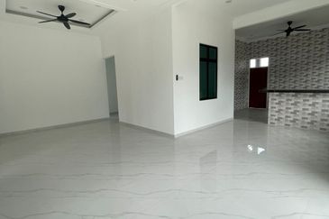 Rumah Banglo Satu Tingkat Di Kg Jak, Hulu Terengganu.