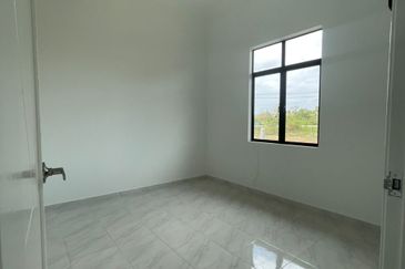 Rumah Banglo Satu Tingkat Di Kg Jak, Hulu Terengganu.