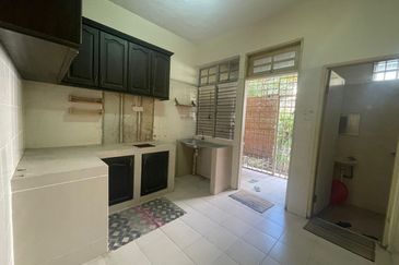 𝐑𝐮𝐦𝐚𝐡 𝐓𝐞𝐫𝐞𝐬 𝟐 𝐓𝐢𝐧𝐠𝐤𝐚𝐭 𝐝𝐢 𝐊𝐠. 𝐁𝐮𝐤𝐢𝐭 𝐃𝐞𝐩𝐮, 𝐉𝐚𝐥𝐚𝐧 𝐏𝐚𝐬𝐢𝐫 𝐏𝐚𝐧𝐣𝐚𝐧𝐠, 𝐊𝐮𝐚𝐥𝐚 𝐓𝐞𝐫𝐞𝐧𝐠𝐠𝐚𝐧𝐮