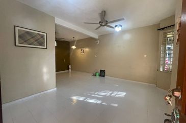 𝐑𝐮𝐦𝐚𝐡 𝐓𝐞𝐫𝐞𝐬 𝟐 𝐓𝐢𝐧𝐠𝐤𝐚𝐭 𝐝𝐢 𝐊𝐠. 𝐁𝐮𝐤𝐢𝐭 𝐃𝐞𝐩𝐮, 𝐉𝐚𝐥𝐚𝐧 𝐏𝐚𝐬𝐢𝐫 𝐏𝐚𝐧𝐣𝐚𝐧𝐠, 𝐊𝐮𝐚𝐥𝐚 𝐓𝐞𝐫𝐞𝐧𝐠𝐠𝐚𝐧𝐮