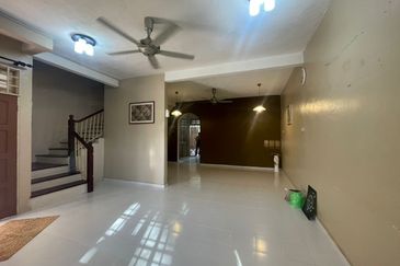 𝐑𝐮𝐦𝐚𝐡 𝐓𝐞𝐫𝐞𝐬 𝟐 𝐓𝐢𝐧𝐠𝐤𝐚𝐭 𝐝𝐢 𝐊𝐠. 𝐁𝐮𝐤𝐢𝐭 𝐃𝐞𝐩𝐮, 𝐉𝐚𝐥𝐚𝐧 𝐏𝐚𝐬𝐢𝐫 𝐏𝐚𝐧𝐣𝐚𝐧𝐠, 𝐊𝐮𝐚𝐥𝐚 𝐓𝐞𝐫𝐞𝐧𝐠𝐠𝐚𝐧𝐮