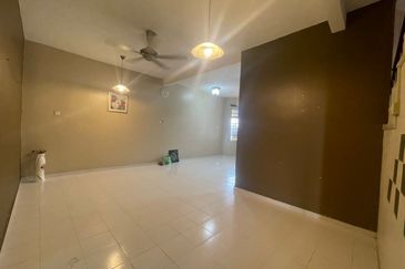 𝐑𝐮𝐦𝐚𝐡 𝐓𝐞𝐫𝐞𝐬 𝟐 𝐓𝐢𝐧𝐠𝐤𝐚𝐭 𝐝𝐢 𝐊𝐠. 𝐁𝐮𝐤𝐢𝐭 𝐃𝐞𝐩𝐮, 𝐉𝐚𝐥𝐚𝐧 𝐏𝐚𝐬𝐢𝐫 𝐏𝐚𝐧𝐣𝐚𝐧𝐠, 𝐊𝐮𝐚𝐥𝐚 𝐓𝐞𝐫𝐞𝐧𝐠𝐠𝐚𝐧𝐮