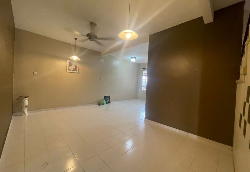 𝐑𝐮𝐦𝐚𝐡 𝐓𝐞𝐫𝐞𝐬 𝟐 𝐓𝐢𝐧𝐠𝐤𝐚𝐭 𝐝𝐢 𝐊𝐠. 𝐁𝐮𝐤𝐢𝐭 𝐃𝐞𝐩𝐮, 𝐉𝐚𝐥𝐚𝐧 𝐏𝐚𝐬𝐢𝐫 𝐏𝐚𝐧𝐣𝐚𝐧𝐠, 𝐊𝐮𝐚𝐥𝐚 𝐓𝐞𝐫𝐞𝐧𝐠𝐠𝐚𝐧𝐮