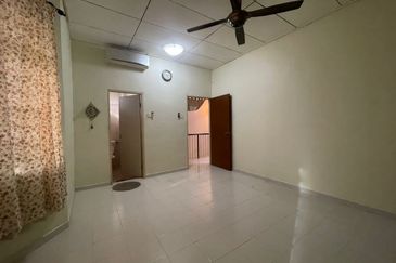 𝐑𝐮𝐦𝐚𝐡 𝐓𝐞𝐫𝐞𝐬 𝟐 𝐓𝐢𝐧𝐠𝐤𝐚𝐭 𝐝𝐢 𝐊𝐠. 𝐁𝐮𝐤𝐢𝐭 𝐃𝐞𝐩𝐮, 𝐉𝐚𝐥𝐚𝐧 𝐏𝐚𝐬𝐢𝐫 𝐏𝐚𝐧𝐣𝐚𝐧𝐠, 𝐊𝐮𝐚𝐥𝐚 𝐓𝐞𝐫𝐞𝐧𝐠𝐠𝐚𝐧𝐮