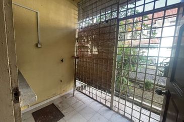 𝐑𝐮𝐦𝐚𝐡 𝐓𝐞𝐫𝐞𝐬 𝟐 𝐓𝐢𝐧𝐠𝐤𝐚𝐭 𝐝𝐢 𝐊𝐠. 𝐁𝐮𝐤𝐢𝐭 𝐃𝐞𝐩𝐮, 𝐉𝐚𝐥𝐚𝐧 𝐏𝐚𝐬𝐢𝐫 𝐏𝐚𝐧𝐣𝐚𝐧𝐠, 𝐊𝐮𝐚𝐥𝐚 𝐓𝐞𝐫𝐞𝐧𝐠𝐠𝐚𝐧𝐮