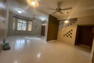 𝐑𝐮𝐦𝐚𝐡 𝐓𝐞𝐫𝐞𝐬 𝟐 𝐓𝐢𝐧𝐠𝐤𝐚𝐭 𝐝𝐢 𝐊𝐠. 𝐁𝐮𝐤𝐢𝐭 𝐃𝐞𝐩𝐮, 𝐉𝐚𝐥𝐚𝐧 𝐏𝐚𝐬𝐢𝐫 𝐏𝐚𝐧𝐣𝐚𝐧𝐠, 𝐊𝐮𝐚𝐥𝐚 𝐓𝐞𝐫𝐞𝐧𝐠𝐠𝐚𝐧𝐮