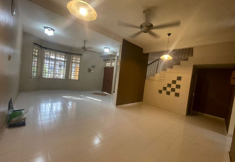 𝐑𝐮𝐦𝐚𝐡 𝐓𝐞𝐫𝐞𝐬 𝟐 𝐓𝐢𝐧𝐠𝐤𝐚𝐭 𝐝𝐢 𝐊𝐠. 𝐁𝐮𝐤𝐢𝐭 𝐃𝐞𝐩𝐮, 𝐉𝐚𝐥𝐚𝐧 𝐏𝐚𝐬𝐢𝐫 𝐏𝐚𝐧𝐣𝐚𝐧𝐠, 𝐊𝐮𝐚𝐥𝐚 𝐓𝐞𝐫𝐞𝐧𝐠𝐠𝐚𝐧𝐮