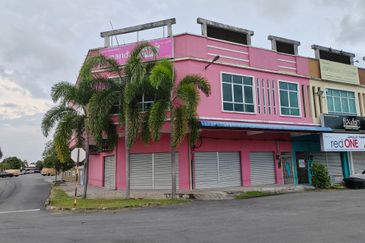 [𝐍𝐎𝐍 𝐁𝐔𝐌𝐈] 𝐂𝐎𝐑𝐍𝐄𝐑 𝐋𝐎𝐓 𝐒𝐇𝐎𝐏𝐋𝐎𝐓 𝟐 𝐓𝐈𝐍𝐆𝐊𝐀𝐓 𝐃𝐈 𝐓𝐀𝐌𝐀𝐍 𝐃𝐄𝐒𝐀 𝐘𝐓 𝐇𝐀𝐃𝐀𝐏𝐀𝐍 𝐒𝐓𝐀𝐃𝐈𝐔𝐌 𝐆𝐎𝐍𝐆 𝐁𝐀𝐃𝐀𝐊