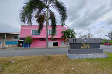 [𝐍𝐎𝐍 𝐁𝐔𝐌𝐈] 𝐂𝐎𝐑𝐍𝐄𝐑 𝐋𝐎𝐓 𝐒𝐇𝐎𝐏𝐋𝐎𝐓 𝟐 𝐓𝐈𝐍𝐆𝐊𝐀𝐓 𝐃𝐈 𝐓𝐀𝐌𝐀𝐍 𝐃𝐄𝐒𝐀 𝐘𝐓 𝐇𝐀𝐃𝐀𝐏𝐀𝐍 𝐒𝐓𝐀𝐃𝐈𝐔𝐌 𝐆𝐎𝐍𝐆 𝐁𝐀𝐃𝐀𝐊