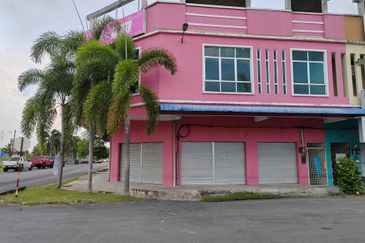 [𝐍𝐎𝐍 𝐁𝐔𝐌𝐈] 𝐂𝐎𝐑𝐍𝐄𝐑 𝐋𝐎𝐓 𝐒𝐇𝐎𝐏𝐋𝐎𝐓 𝟐 𝐓𝐈𝐍𝐆𝐊𝐀𝐓 𝐃𝐈 𝐓𝐀𝐌𝐀𝐍 𝐃𝐄𝐒𝐀 𝐘𝐓 𝐇𝐀𝐃𝐀𝐏𝐀𝐍 𝐒𝐓𝐀𝐃𝐈𝐔𝐌 𝐆𝐎𝐍𝐆 𝐁𝐀𝐃𝐀𝐊