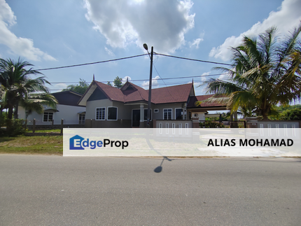 Banglo Setingkat di Kg. Wakaf Dua, Bukit Payong, Terengganu mengadap Jalan Utama, Terengganu, Kuala Terengganu