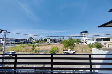  𝐇𝐎𝐌𝐄𝐒𝐓𝐀𝐘 𝟐 𝐓𝐈𝐍𝐆𝐊𝐀𝐓 𝐌𝐎𝐃𝐄𝐍 𝐃𝐈 𝐓𝐀𝐌𝐀𝐍 𝐓𝐄𝐌𝐁𝐄𝐒𝐔 𝐏𝐄𝐑𝐃𝐀𝐍𝐀, 𝐆𝐎𝐍𝐆 𝐁𝐀𝐃𝐀𝐊, 𝐓𝐄𝐑𝐄𝐍𝐆𝐆𝐀𝐍𝐔