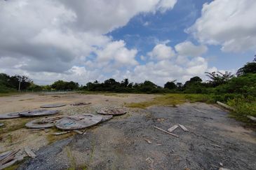 2 Tanah Lot Bersaiz 2868m² & 785m² di Kg. Segading, Gelugor Kedai, Kuala Terengganu tepi jalan