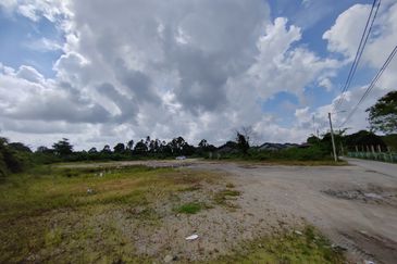 2 Tanah Lot Bersaiz 2868m² & 785m² di Kg. Segading, Gelugor Kedai, Kuala Terengganu tepi jalan