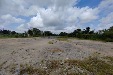 2 Tanah Lot Bersaiz 2868m² & 785m² di Kg. Segading, Gelugor Kedai, Kuala Terengganu tepi jalan