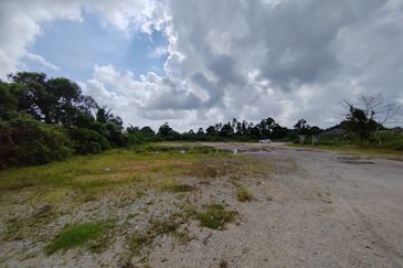 2 Tanah Lot Bersaiz 2868m² & 785m² di Kg. Segading, Gelugor Kedai, Kuala Terengganu tepi jalan