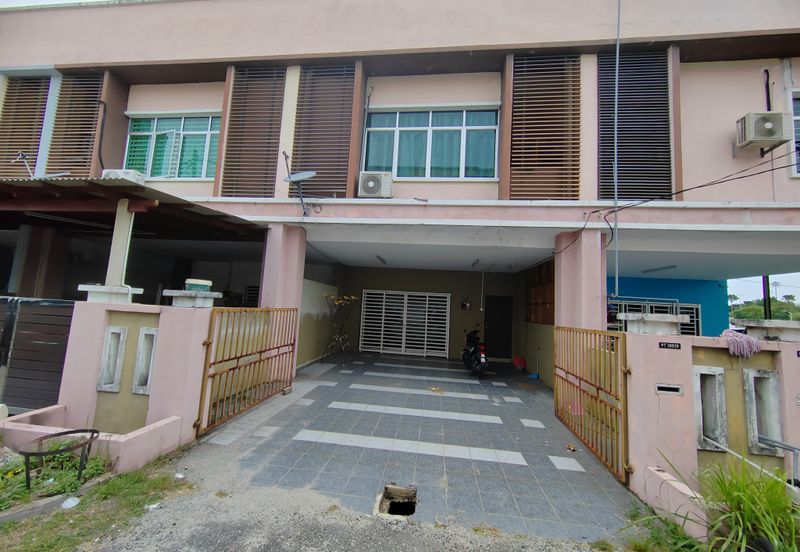 𝗥𝗨𝗠𝗔𝗛 𝗧𝗘𝗥𝗘𝗦 𝟮 𝗧𝗜𝗡𝗚𝗞𝗔𝗧 𝐈𝐍𝐓𝐄𝐑𝐌𝐄𝐃𝐈𝐀𝐓𝐄 𝗗𝗜 𝗧𝗔𝗠𝗔𝗡 𝗗𝗘𝗦𝗔 𝗬𝗧 𝐃𝐄𝐏𝐀𝐍 𝐒𝐓𝐀𝐃𝐈𝐔𝐌 𝐆𝐎𝐍𝐆 𝐁𝐀𝐃𝐀𝐊, 𝐓𝐑𝐆