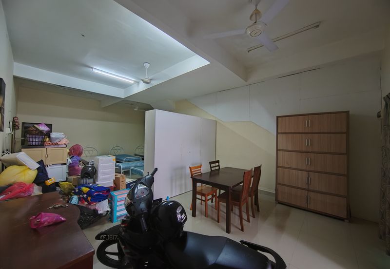 𝗥𝗨𝗠𝗔𝗛 𝗧𝗘𝗥𝗘𝗦 𝟮 𝗧𝗜𝗡𝗚𝗞𝗔𝗧 𝐈𝐍𝐓𝐄𝐑𝐌𝐄𝐃𝐈𝐀𝐓𝐄 𝗗𝗜 𝗧𝗔𝗠𝗔𝗡 𝗗𝗘𝗦𝗔 𝗬𝗧 𝐃𝐄𝐏𝐀𝐍 𝐒𝐓𝐀𝐃𝐈𝐔𝐌 𝐆𝐎𝐍𝐆 𝐁𝐀𝐃𝐀𝐊, 𝐓𝐑𝐆