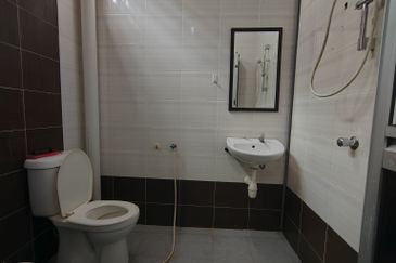 𝗥𝗨𝗠𝗔𝗛 𝗧𝗘𝗥𝗘𝗦 𝟮 𝗧𝗜𝗡𝗚𝗞𝗔𝗧 𝐈𝐍𝐓𝐄𝐑𝐌𝐄𝐃𝐈𝐀𝐓𝐄 𝗗𝗜 𝗧𝗔𝗠𝗔𝗡 𝗗𝗘𝗦𝗔 𝗬𝗧 𝐃𝐄𝐏𝐀𝐍 𝐒𝐓𝐀𝐃𝐈𝐔𝐌 𝐆𝐎𝐍𝐆 𝐁𝐀𝐃𝐀𝐊, 𝐓𝐑𝐆