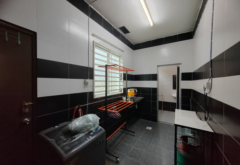 𝗥𝗨𝗠𝗔𝗛 𝗧𝗘𝗥𝗘𝗦 𝟮 𝗧𝗜𝗡𝗚𝗞𝗔𝗧 𝐈𝐍𝐓𝐄𝐑𝐌𝐄𝐃𝐈𝐀𝐓𝐄 𝗗𝗜 𝗧𝗔𝗠𝗔𝗡 𝗗𝗘𝗦𝗔 𝗬𝗧 𝐃𝐄𝐏𝐀𝐍 𝐒𝐓𝐀𝐃𝐈𝐔𝐌 𝐆𝐎𝐍𝐆 𝐁𝐀𝐃𝐀𝐊, 𝐓𝐑𝐆