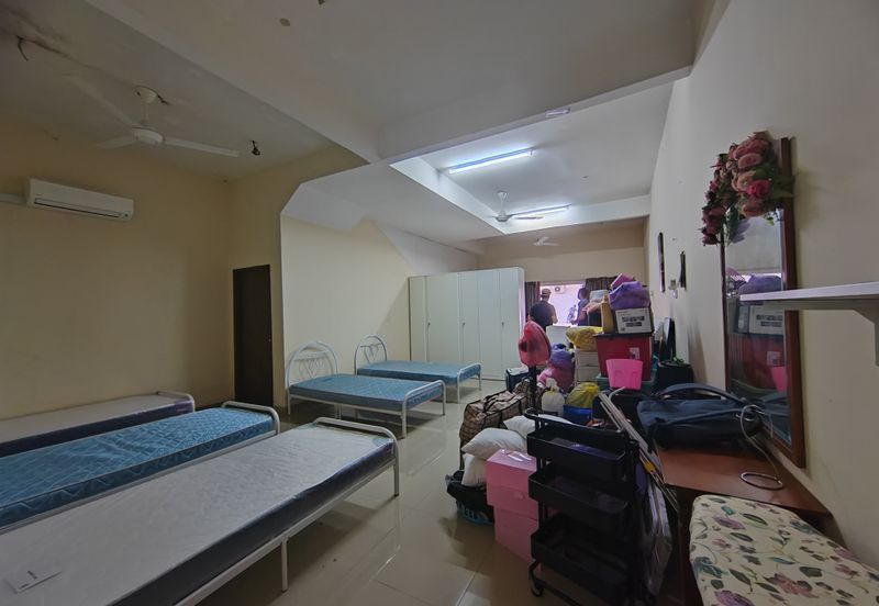 𝗥𝗨𝗠𝗔𝗛 𝗧𝗘𝗥𝗘𝗦 𝟮 𝗧𝗜𝗡𝗚𝗞𝗔𝗧 𝐈𝐍𝐓𝐄𝐑𝐌𝐄𝐃𝐈𝐀𝐓𝐄 𝗗𝗜 𝗧𝗔𝗠𝗔𝗡 𝗗𝗘𝗦𝗔 𝗬𝗧 𝐃𝐄𝐏𝐀𝐍 𝐒𝐓𝐀𝐃𝐈𝐔𝐌 𝐆𝐎𝐍𝐆 𝐁𝐀𝐃𝐀𝐊, 𝐓𝐑𝐆