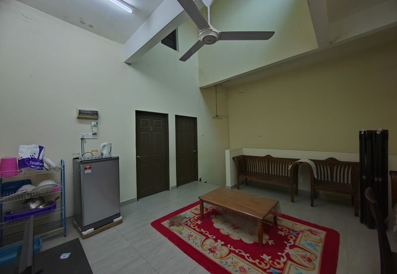 𝗥𝗨𝗠𝗔𝗛 𝗧𝗘𝗥𝗘𝗦 𝟮 𝗧𝗜𝗡𝗚𝗞𝗔𝗧 𝐈𝐍𝐓𝐄𝐑𝐌𝐄𝐃𝐈𝐀𝐓𝐄 𝗗𝗜 𝗧𝗔𝗠𝗔𝗡 𝗗𝗘𝗦𝗔 𝗬𝗧 𝐃𝐄𝐏𝐀𝐍 𝐒𝐓𝐀𝐃𝐈𝐔𝐌 𝐆𝐎𝐍𝐆 𝐁𝐀𝐃𝐀𝐊, 𝐓𝐑𝐆