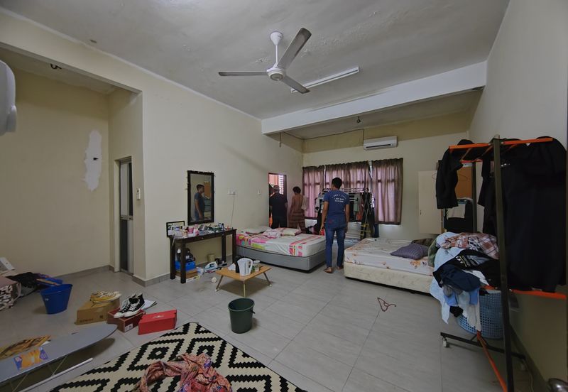 𝗥𝗨𝗠𝗔𝗛 𝗧𝗘𝗥𝗘𝗦 𝟮 𝗧𝗜𝗡𝗚𝗞𝗔𝗧 𝐈𝐍𝐓𝐄𝐑𝐌𝐄𝐃𝐈𝐀𝐓𝐄 𝗗𝗜 𝗧𝗔𝗠𝗔𝗡 𝗗𝗘𝗦𝗔 𝗬𝗧 𝐃𝐄𝐏𝐀𝐍 𝐒𝐓𝐀𝐃𝐈𝐔𝐌 𝐆𝐎𝐍𝐆 𝐁𝐀𝐃𝐀𝐊, 𝐓𝐑𝐆