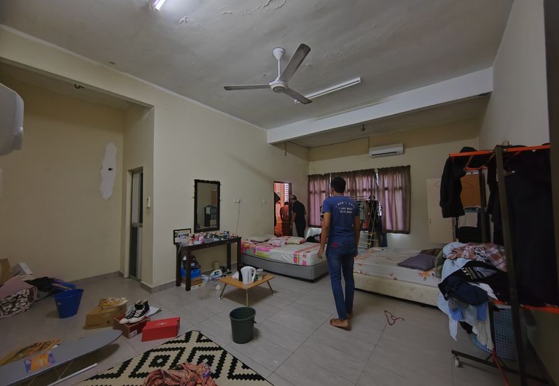 𝗥𝗨𝗠𝗔𝗛 𝗧𝗘𝗥𝗘𝗦 𝟮 𝗧𝗜𝗡𝗚𝗞𝗔𝗧 𝐈𝐍𝐓𝐄𝐑𝐌𝐄𝐃𝐈𝐀𝐓𝐄 𝗗𝗜 𝗧𝗔𝗠𝗔𝗡 𝗗𝗘𝗦𝗔 𝗬𝗧 𝐃𝐄𝐏𝐀𝐍 𝐒𝐓𝐀𝐃𝐈𝐔𝐌 𝐆𝐎𝐍𝐆 𝐁𝐀𝐃𝐀𝐊, 𝐓𝐑𝐆