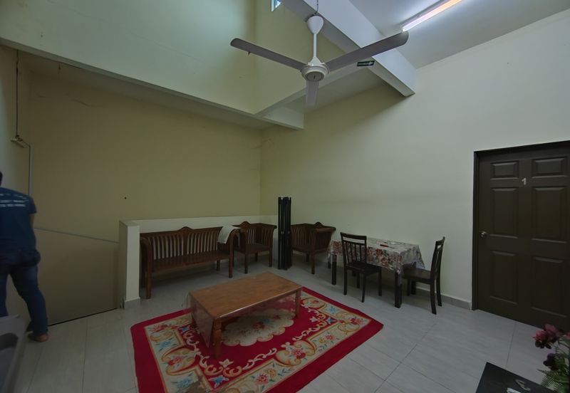 𝗥𝗨𝗠𝗔𝗛 𝗧𝗘𝗥𝗘𝗦 𝟮 𝗧𝗜𝗡𝗚𝗞𝗔𝗧 𝐈𝐍𝐓𝐄𝐑𝐌𝐄𝐃𝐈𝐀𝐓𝐄 𝗗𝗜 𝗧𝗔𝗠𝗔𝗡 𝗗𝗘𝗦𝗔 𝗬𝗧 𝐃𝐄𝐏𝐀𝐍 𝐒𝐓𝐀𝐃𝐈𝐔𝐌 𝐆𝐎𝐍𝐆 𝐁𝐀𝐃𝐀𝐊, 𝐓𝐑𝐆