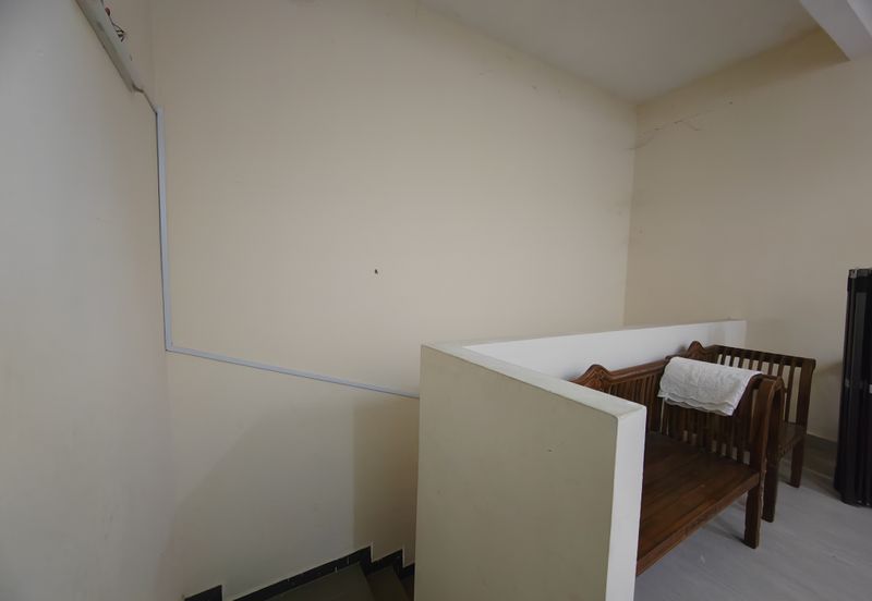 𝗥𝗨𝗠𝗔𝗛 𝗧𝗘𝗥𝗘𝗦 𝟮 𝗧𝗜𝗡𝗚𝗞𝗔𝗧 𝐈𝐍𝐓𝐄𝐑𝐌𝐄𝐃𝐈𝐀𝐓𝐄 𝗗𝗜 𝗧𝗔𝗠𝗔𝗡 𝗗𝗘𝗦𝗔 𝗬𝗧 𝐃𝐄𝐏𝐀𝐍 𝐒𝐓𝐀𝐃𝐈𝐔𝐌 𝐆𝐎𝐍𝐆 𝐁𝐀𝐃𝐀𝐊, 𝐓𝐑𝐆