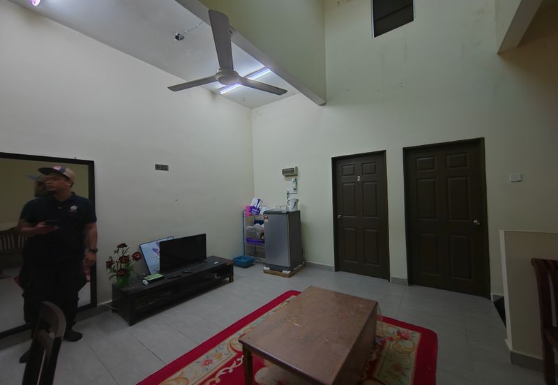 𝗥𝗨𝗠𝗔𝗛 𝗧𝗘𝗥𝗘𝗦 𝟮 𝗧𝗜𝗡𝗚𝗞𝗔𝗧 𝐈𝐍𝐓𝐄𝐑𝐌𝐄𝐃𝐈𝐀𝐓𝐄 𝗗𝗜 𝗧𝗔𝗠𝗔𝗡 𝗗𝗘𝗦𝗔 𝗬𝗧 𝐃𝐄𝐏𝐀𝐍 𝐒𝐓𝐀𝐃𝐈𝐔𝐌 𝐆𝐎𝐍𝐆 𝐁𝐀𝐃𝐀𝐊, 𝐓𝐑𝐆