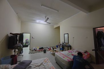 𝗥𝗨𝗠𝗔𝗛 𝗧𝗘𝗥𝗘𝗦 𝟮 𝗧𝗜𝗡𝗚𝗞𝗔𝗧 𝐈𝐍𝐓𝐄𝐑𝐌𝐄𝐃𝐈𝐀𝐓𝐄 𝗗𝗜 𝗧𝗔𝗠𝗔𝗡 𝗗𝗘𝗦𝗔 𝗬𝗧 𝐃𝐄𝐏𝐀𝐍 𝐒𝐓𝐀𝐃𝐈𝐔𝐌 𝐆𝐎𝐍𝐆 𝐁𝐀𝐃𝐀𝐊, 𝐓𝐑𝐆