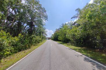 𝟒 𝐋𝐨𝐭 𝐁𝐚𝐧𝐠𝐥𝐨 𝐛𝐞𝐫𝐬𝐚𝐢𝐳 𝟔𝟎𝟓𝐦² 𝐝𝐢 𝐊𝐠. 𝐉𝐚𝐤, 𝐀𝐣𝐢𝐥 𝐛𝐞𝐫𝐝𝐞𝐤𝐚𝐭𝐚𝐧 𝐉𝐚𝐥𝐚𝐧 𝐔𝐭𝐚𝐦𝐚 & 𝐇𝐢𝐠𝐡𝐰𝐚𝐲 𝐋𝐏𝐓𝟐