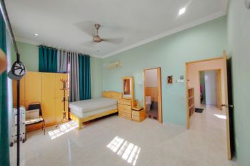 𝐑𝐔𝐌𝐀𝐇 𝐁𝐀𝐍𝐆𝐋𝐎 𝟐 𝐓𝐈𝐍𝐆𝐊𝐀𝐓 𝐃𝐈 𝐉𝐀𝐋𝐀𝐍 𝐊𝐄𝐍𝐀𝐍𝐆𝐀 ,𝐁𝐀𝐓𝐔 𝐁𝐔𝐑𝐔𝐊 ,𝐊𝐔𝐀𝐋𝐀 𝐓𝐄𝐑𝐄𝐍𝐆𝐆𝐀𝐍𝐔, 𝐓𝐄𝐑𝐄𝐍𝐆𝐆𝐀𝐍𝐔