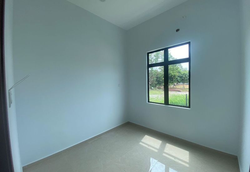 𝐑𝐔𝐌𝐀𝐇 𝐒𝐄𝐌𝐈-𝐃 𝐌𝐎𝐃𝐄𝐍 𝐃𝐈 𝐊𝐆 𝐖𝐀𝐊𝐀𝐅 𝐃𝐔𝐀 𝐁𝐔𝐊𝐈𝐓 𝐏𝐀𝐘𝐎𝐍𝐆, 𝐌𝐀𝐑𝐀𝐍𝐆, 𝐓𝐄𝐑𝐄𝐍𝐆𝐆𝐀𝐍𝐔