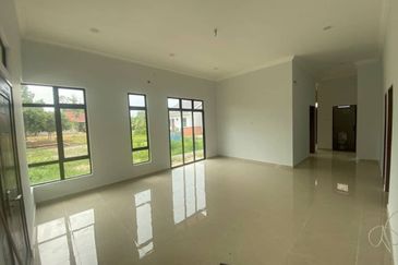 𝐑𝐔𝐌𝐀𝐇 𝐒𝐄𝐌𝐈-𝐃 𝐌𝐎𝐃𝐄𝐍 𝐃𝐈 𝐊𝐆 𝐖𝐀𝐊𝐀𝐅 𝐃𝐔𝐀 𝐁𝐔𝐊𝐈𝐓 𝐏𝐀𝐘𝐎𝐍𝐆, 𝐌𝐀𝐑𝐀𝐍𝐆, 𝐓𝐄𝐑𝐄𝐍𝐆𝐆𝐀𝐍𝐔