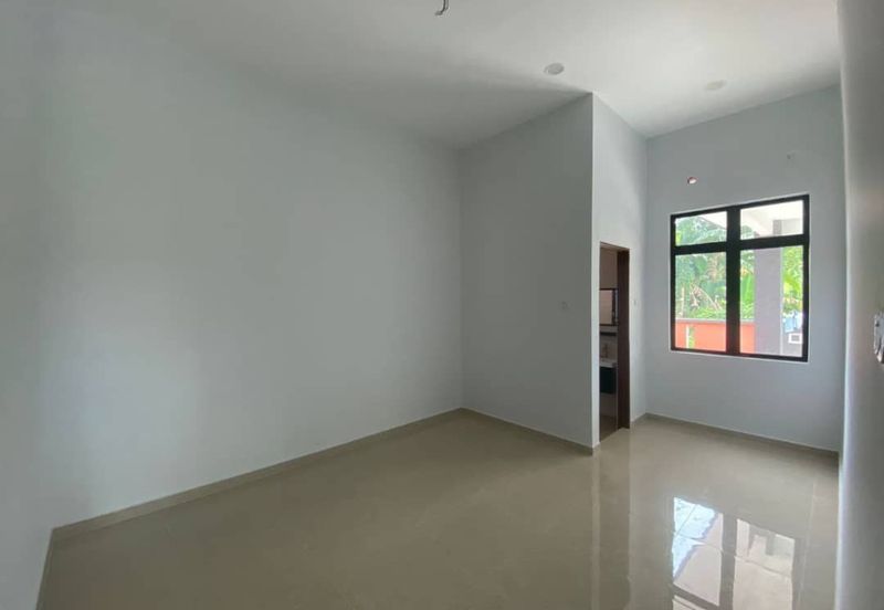 𝐑𝐔𝐌𝐀𝐇 𝐒𝐄𝐌𝐈-𝐃 𝐌𝐎𝐃𝐄𝐍 𝐃𝐈 𝐊𝐆 𝐖𝐀𝐊𝐀𝐅 𝐃𝐔𝐀 𝐁𝐔𝐊𝐈𝐓 𝐏𝐀𝐘𝐎𝐍𝐆, 𝐌𝐀𝐑𝐀𝐍𝐆, 𝐓𝐄𝐑𝐄𝐍𝐆𝐆𝐀𝐍𝐔