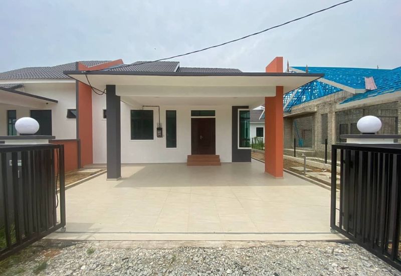 𝐑𝐔𝐌𝐀𝐇 𝐒𝐄𝐌𝐈-𝐃 𝐌𝐎𝐃𝐄𝐍 𝐃𝐈 𝐊𝐆 𝐖𝐀𝐊𝐀𝐅 𝐃𝐔𝐀 𝐁𝐔𝐊𝐈𝐓 𝐏𝐀𝐘𝐎𝐍𝐆, 𝐌𝐀𝐑𝐀𝐍𝐆, 𝐓𝐄𝐑𝐄𝐍𝐆𝐆𝐀𝐍𝐔