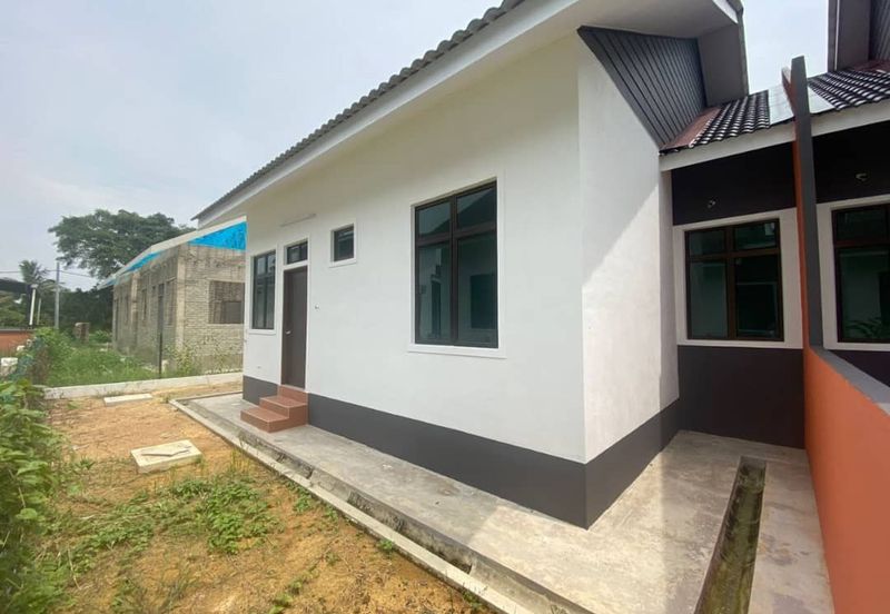 𝐑𝐔𝐌𝐀𝐇 𝐒𝐄𝐌𝐈-𝐃 𝐌𝐎𝐃𝐄𝐍 𝐃𝐈 𝐊𝐆 𝐖𝐀𝐊𝐀𝐅 𝐃𝐔𝐀 𝐁𝐔𝐊𝐈𝐓 𝐏𝐀𝐘𝐎𝐍𝐆, 𝐌𝐀𝐑𝐀𝐍𝐆, 𝐓𝐄𝐑𝐄𝐍𝐆𝐆𝐀𝐍𝐔