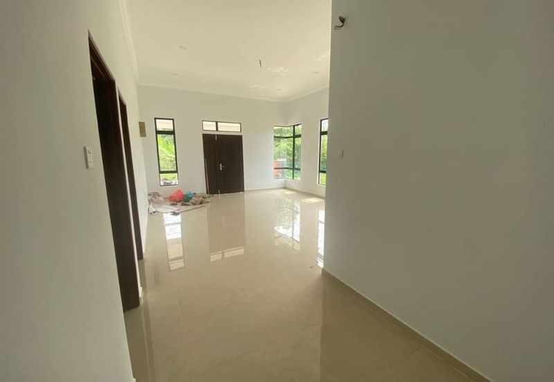 𝐑𝐔𝐌𝐀𝐇 𝐒𝐄𝐌𝐈-𝐃 𝐌𝐎𝐃𝐄𝐍 𝐃𝐈 𝐊𝐆 𝐖𝐀𝐊𝐀𝐅 𝐃𝐔𝐀 𝐁𝐔𝐊𝐈𝐓 𝐏𝐀𝐘𝐎𝐍𝐆, 𝐌𝐀𝐑𝐀𝐍𝐆, 𝐓𝐄𝐑𝐄𝐍𝐆𝐆𝐀𝐍𝐔