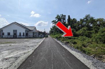 𝐓𝐚𝐧𝐚𝐡 𝐋𝐨𝐭 𝐁𝐚𝐧𝐠𝐥𝐨 𝐛𝐞𝐫𝐬𝐚𝐢𝐳  𝟑𝟗𝟎𝐦² 𝐝𝐢 𝐊𝐠. 𝐁𝐚𝐧𝐠𝐠𝐨𝐥 𝐊𝐚𝐭𝐨𝐧𝐠, 𝐒𝐞𝐫𝐚𝐝𝐚, 𝐊𝐮𝐚𝐥𝐚 𝐓𝐞𝐫𝐞𝐧𝐠𝐠𝐚𝐧𝐮