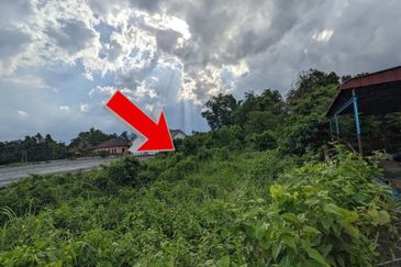 𝐓𝐚𝐧𝐚𝐡 𝐋𝐨𝐭 𝐁𝐚𝐧𝐠𝐥𝐨 𝐛𝐞𝐫𝐬𝐚𝐢𝐳  𝟑𝟗𝟎𝐦² 𝐝𝐢 𝐊𝐠. 𝐁𝐚𝐧𝐠𝐠𝐨𝐥 𝐊𝐚𝐭𝐨𝐧𝐠, 𝐒𝐞𝐫𝐚𝐝𝐚, 𝐊𝐮𝐚𝐥𝐚 𝐓𝐞𝐫𝐞𝐧𝐠𝐠𝐚𝐧𝐮